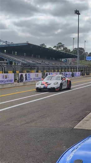 Hearing the roar as we hit GO on 2026! The iconic Porsche 911 out on track for the first Open Pit Lane of the year - GAME ON! 📷 Video Credit - ARDC Minion #SydneyMotorsportPark #Porsche911GT3 #OpenPitlane #MotorsportAustralia #GameOn2026 #DrivingSolutions | Australian Racing Drivers' Club