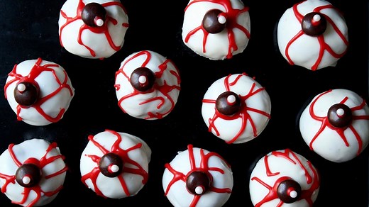 Cake pop eyeballs: How to make this creepy Halloween treat