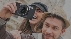 Take a Look at the Hasselblad Camera Add-On for Motorola