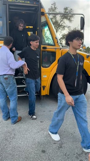 Proud to host our 1st “Built on the Treasure Cost” event at our HOGQuarters, where students got to ask our panelists questions and tour our facility to learn about careers as well as current and changing trends in South Florida Manufacturing. Thank you to: Community Partners- •Career Source Research Coast •Treasure Coast Builders Association Charitable Fund, Inc. •IRSC •Martin County School District •Apex Custom Assembly, Inc •Dunkin Donuts Palm City Panelists- •Joanna Mendez - HOG Services Mana