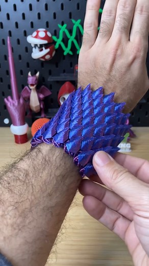3D Printed Dragon Scale Hexagonal Chainmail | Print in place | Cool Things to 3D Print