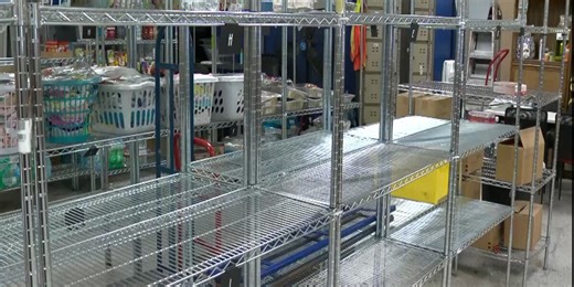 Federal government shutdown impacts Las Vegas Valley families, food pantries