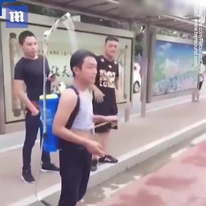 This is one way to stay cool during a heatwave! 💦 | Daily Mail Video