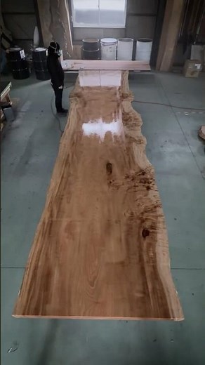 【６ｍご神木の一枚板テーブル製作過程】宮処野神社の御神木を塗装する #一枚板 #wood #woodworking #アトリエ木馬 #woodslab #art
