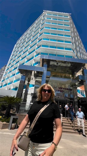 Benidormforever at the CALYPSO HOTEL! 🤩Do you want to be the next one to enjoy this Benidorm destination? Book now with offers of 🔴Up to 35 %🔴 through our official website 😀 | Hoteles Servigroup // Servigroup Hotels