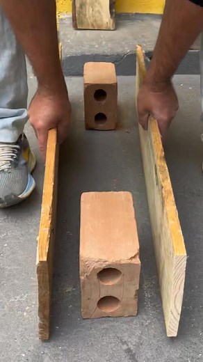 Locking formwork during pours with scrap wood Simple, reusable bracing for straight forms #CaliBuild #USA #FormworkBrace | Tool Titans