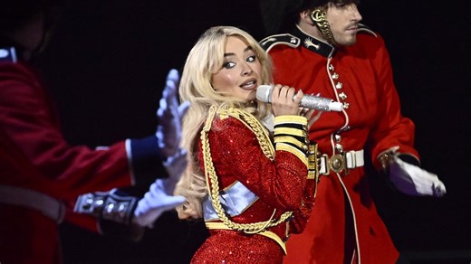 Sabrina Carpenter opens the BRIT Awards with a performance of her hit 'Espresso'