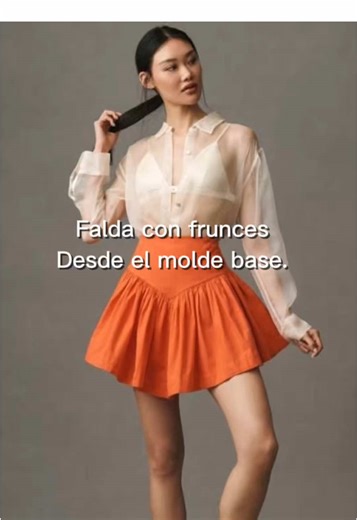 Los frunces no son decoración. Se diseñan. Esta falda está construida desde el molde base, paso a paso, en papel. No enseño moldes listos. Enseño el método para que después lo adaptes a otros diseños. Manuales de moldería Modalidad 100% online