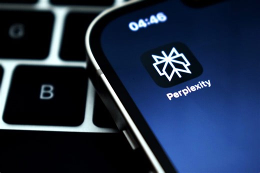 Jeff Bezos-Backed Perplexity AI Outperforms Apple's Siri And ChatGPT In iOS Voice Assistant Comparison, CEO Aravind Srinivas Says - Apple (NASDAQ:AAPL), Amazon.com (NASDAQ:AMZN)