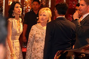 Hillary Clinton arrives in India for private visit