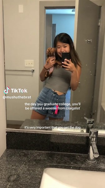 disclaimer: don’t get dogs off craigslist! it was an ok situation that could’ve gone very wrong and am very lucky! #dachshund #trend #lucky #craigslistdog #collegedog