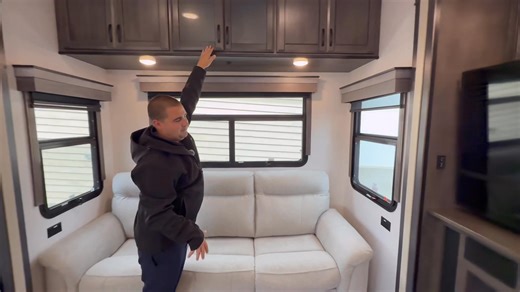 This unit is a must see!! Like new! 🆕 💎2022 Forest River Cedar Creek Champagne Edition 38EBS💎This was $129,900 now on sale for $124,900 bi-weekly payments from $618! 👋We take trades! Come on down and see this beauty to Exit 11 in Stewiacke! Forest River Cedar Creek Champagne Edition fifth wheel 38EBS highlights: 🍾Front Bedroom Bench 🍾Kitchen Island 🍾Pull-Out Dinette 🍾Deluxe Hide-A-Bed Sofa 🍾Entryway Seat with Storage 🍾Exterior 32" TV 🍾Six Point Auto Leveling This Cedar Creek Champagne