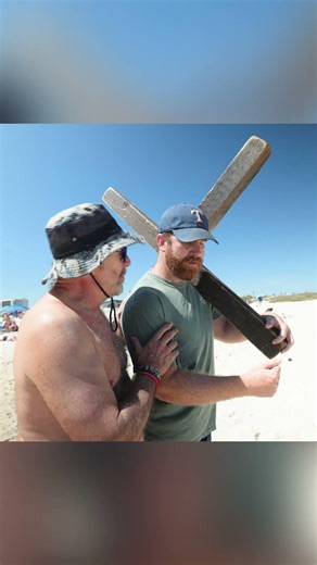 People's Reactions to a 10-Foot Cross on the Beach #FaithInAction #Gospel