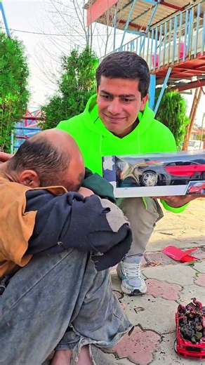 Poor man was mocked for his remote-controlled car 🚗 😢 💕