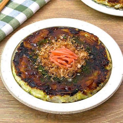長芋でふわふわ！ 卵なしで作るお好み焼きのレシピ動画・作り方 | デリッシュキッチン