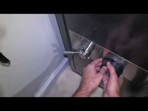 Safe lockout, battery low and combination change on Amsec ESL10 Keypad ￼