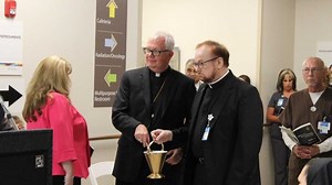 Hospital opens new cancer center in Munster