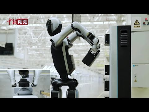 中国科技公司推出一款能给自己换电池的人形机器人