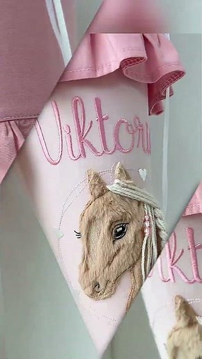 Schultüte Mädchen mit Rüschen und Pferd | personalisierte Stoff Schultüte handgemacht