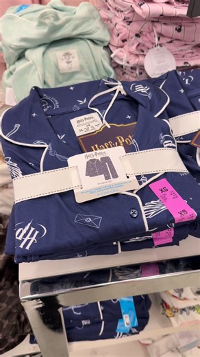 Harry Potter ~ Adults PJs from @primark Available in sizes XS, S, M, L, XL and XLL. Price: £18.00. . . .#harrypotter #harrypottermerch #harrypotterpjs #pjs #nightwears #wizardingworldofharrypotter #wizardingworld #harrypotterprimark #primarkharrypotter #potterhead | QueenNiffler
