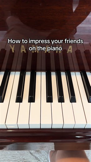 Beginner Piano Tutorial to Impress Your Friends