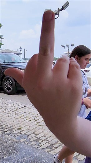 1.6M views · 9.1K reactions | NOT A FUNNY PRANK? 藍藍 #georgia_pranksters #prankvideo #bushman #funnyvideos #scared #broma #bushmanprank #prankster | Georgia_Pranksters | Facebook