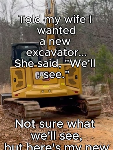At least it's roomy enough to sleep inside 😎🙃😜😮‍ #excavators #buildertok #construction #husbandwifecomedy #customhomebuilder