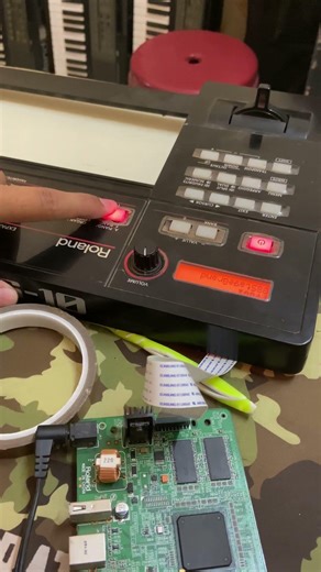 XPs 10 #keyboardrepair #rolandxps #repairing