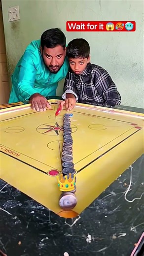 Carrom King 👑 New trick short guys #carrom #king #shorts #viral #master #gameplay #waitforend