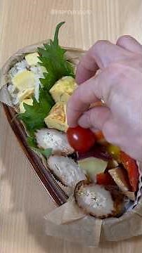 【お弁当の簡単レシピ】新学期開始❣️パプリカ蒸し鶏ポン酢醤油炒め|ちくわつくね|JK娘の彩り弁当☘️
