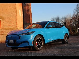 Ford Mustang Mach-e test drive, la prova del SUV elettrico americano