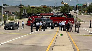 Driver in a police chase from Burleson to Mansfield kills self after firing on police and deputies
