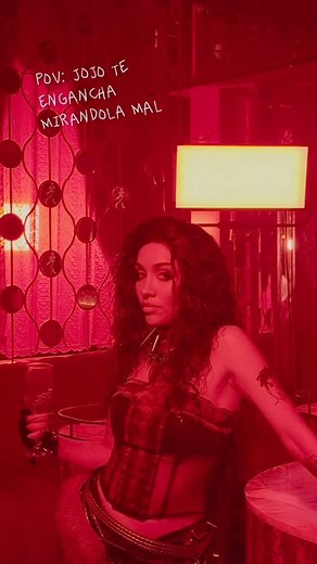 Maria Becerra | Tour, Merch & Data Oficial on Instagram: "no te metas con jojo ✖️⛓️🖤"