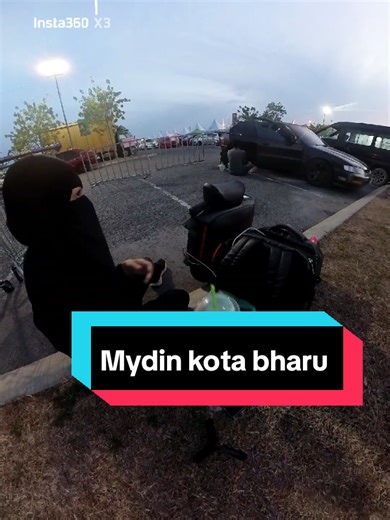 Membalas kepada @madinarazak Buka puasa sorang di Mydin Kota Bharu… bukan sebab tak ada teman, tapi ini pengorbanan seorang perantau, demi masa depan. 17/3/2026 selasa #mydinkotabharu #singlemom #ibuanak7 #inmotionv12 #electricunicycle
