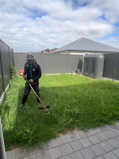 This lawn was THICK and overgrown, the kind that fights back 😅💪Dropped it down, cleaned it up, and brought it back to life, nothing better than seeing the transformation 🔥🌱 Trust the process! Service with a Smile 😃 #FrankTheLawnMowerMan #LawnTransformation #BackyardBliss #SatisfyingLawnCare #BeforeAndAfterLawn