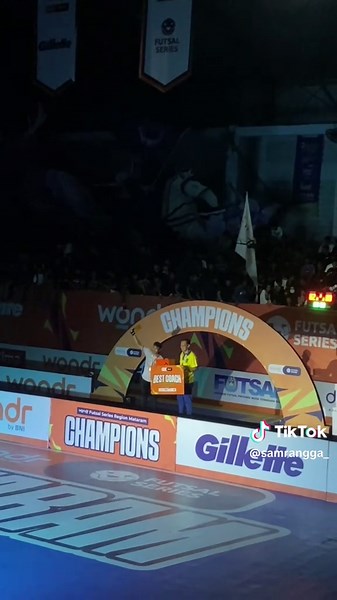 BEST COUCH 🤙🏻 @FUTSAL5SMALA #futsal #futsalindonesia #futsalplayer #futsalseries #futsalseriesmataram #bermanuver #manuver #5tm #borntowin #back2back #fyp #fyppppppppppppppppppppppp