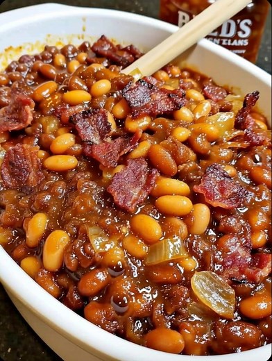 🤠 Unleash the flavor of the Wild West with the best Cowboy Baked Beans recipe! This quick and hearty dish is perfect for any family dinner or gathering. I post recipes frequently. Don’t miss the next one! 🍽️ | Tasty American Kitchen