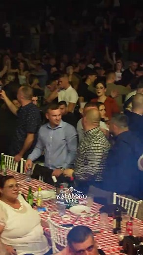 Iskidali kafanu u Požarevcu, kako vam je bilo? 🔥🔥🔥 PIŠITE NAM U KOMENTARIMA ⬇️🔥 #kafanskovece