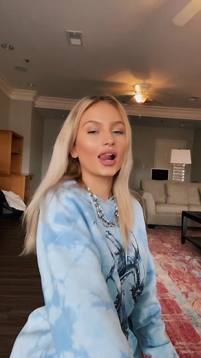 2am drafts ✌🏼🤎 #4u2c #matchingset #AirPodsJUMP #fyp #ootd #2am #trendingsong #fitcheck