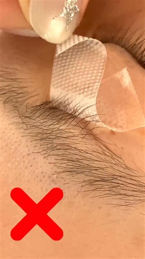 🏆Luxury Lashes Manufacturer on Instagram: "Struggling with tape pulling on your client’s eyebrows during lash extensions? 😱 We‘ve got a simple trick to avoid that! 💡 Check out the video to learn how to fix this common issue. 👀💕 💖Enjoy 30% OFF ALL LASHES from Dec. 15th – Dec. 22nd. #lashtech #lashartist #lashproblems #lashlife #lashcare #lashcommunity #texaslash #californialash #newyorklashes #floridalashes #chicagolashes #lashhacks #kolybellashofficial"