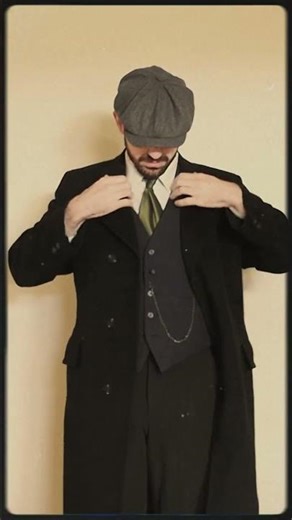Dressing like a 1920s English Gangster - #outfitideas #mensfashion #style