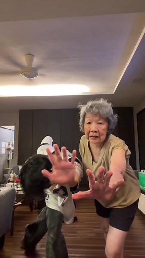 Chinese Grandma Dance: Wait They Don't Love You Like I Love You