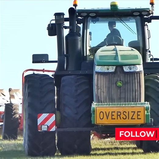 13K views · 253 reactions | Such a huge tractor, guess the model 勞 | Big Machines | Facebook