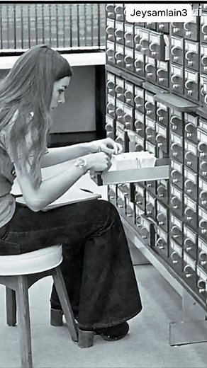 Google in the 1970s #firstdasyofclasses #firstdayofcollege #universitylife #fallsemester #newsemester #collegestudent #story #collegelife #collegeexperience #collegestudents | JeySamlain3