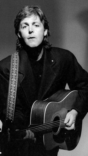 🎶 The Beatles – "Hey Jude" 📅 1968 ✍️ Written by Paul McCartney & John Lennon #TheBeatles #HeyJude #ClassicRock #60sMusic | Ariana Blake