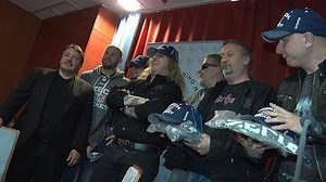 Brousíme nože! Kabáti věnovali reprezentaci píseň pro MS. Jak se vám líbí? - Sport.cz