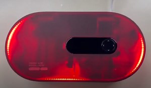 Découvrez le 1er unboxing de la Freebox Ultra édition limitée et ses effets lumineux