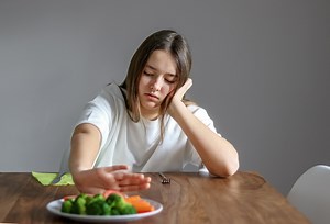 Troubles du comportement alimentaire : les différents types de TCA et leurs symptômes - Psychologies.com