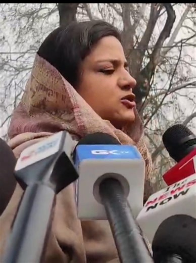 #Watch Iltija Mufti heading Towards Kothibagh Police Station to file FIR against Bihar CM Nitish Kumar | Early Times