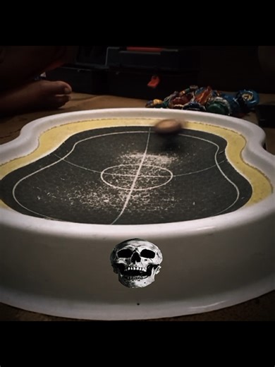 Battle of Xeno Xcalius and Lost Luinor in Beyblade